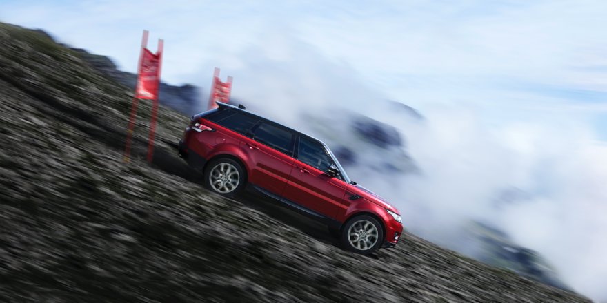 RangeRover's tweet photo. #RangeRoverSport takes capability to the next level on the #InfernoDownhill #DrivenChallenges. See more on https://t.co/rQNYBjhZ8m https://t.co/vTbV7Fbk8k