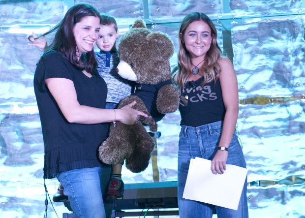 WilmetteBeacon's tweet photo. Syd Rocks Unplugged raises money for LCH research. @NewTrier203 @SydRocks1 https://t.co/ZV2kn431c1 https://t.co/92gQvJGMaz