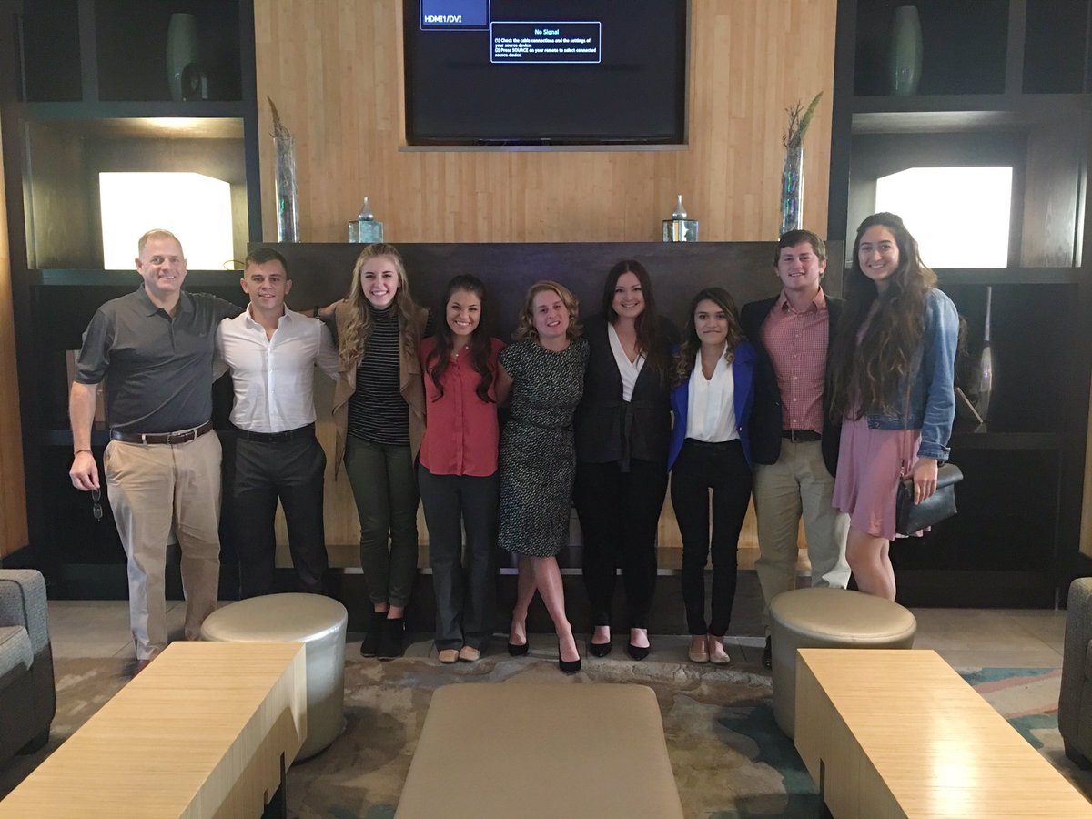 gstadventures's tweet image. Our sharp dressed kids heading to Facebook for a fun-filled day! #gsta #commitfoundation #veteransday2016 #facebookheadquarters #california