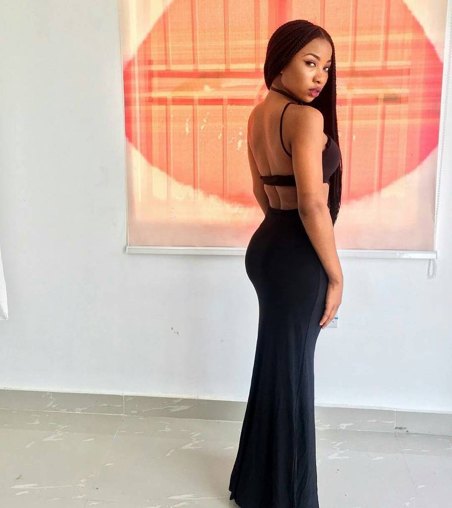 getstylednaija's tweet photo. @mocheddah rocking a lovely dress by @heybabe1005 ... Nigerian designers got you covered. #naijadesigners #fridayou… https://t.co/tAFfxrFM5b