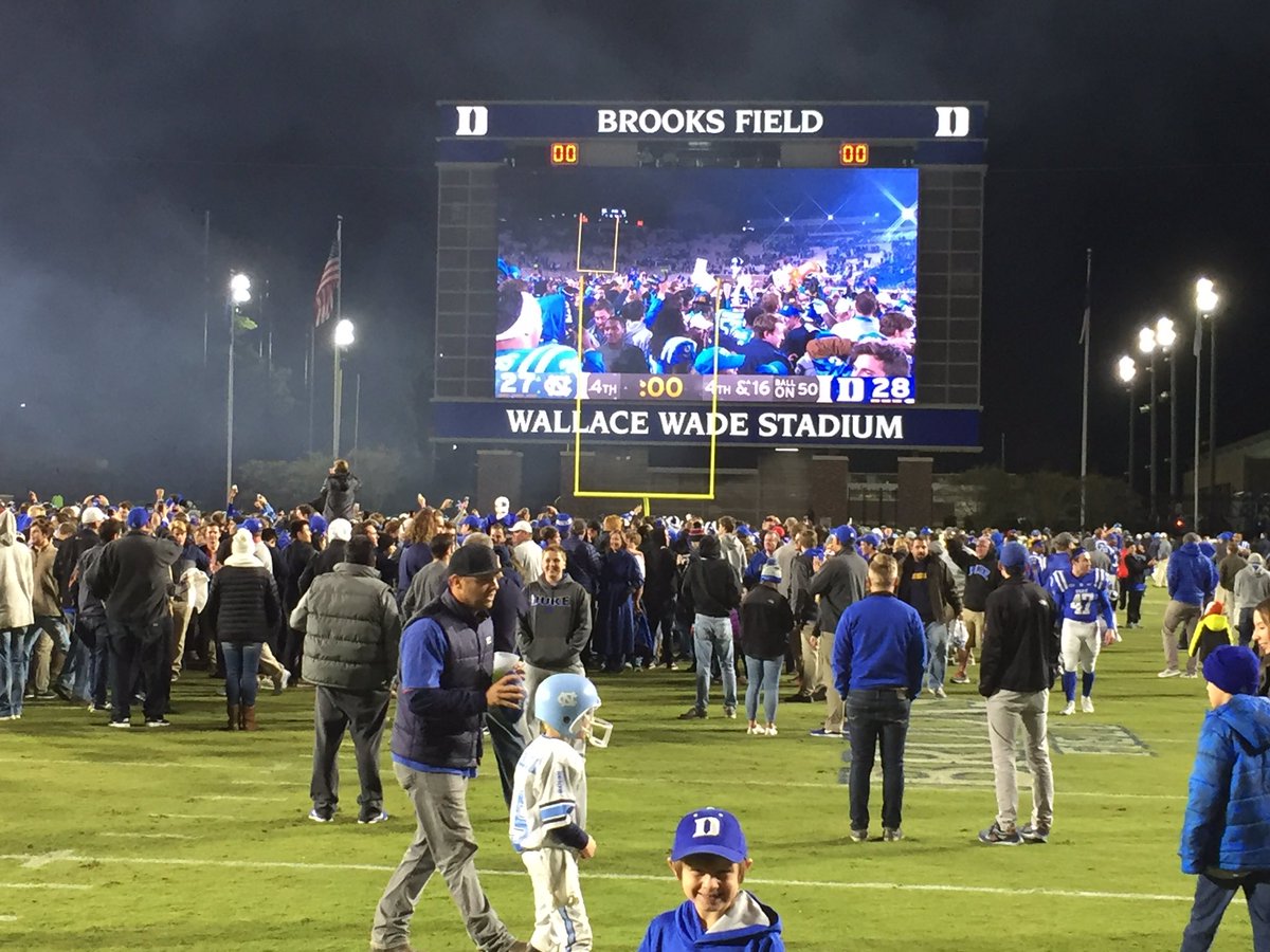 BigpoppaRv's tweet image. When all your friends are celebrating but you are wearing the wrong team&apos;s uniform! @Duke_FB #ourprogram #bestdamnduketailgate