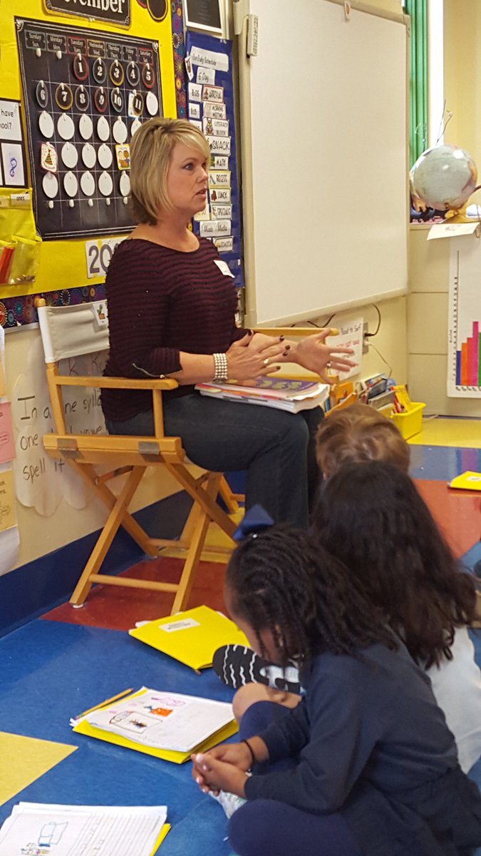 Kimawashington's tweet photo. Dr.Eickholdt visits the WaScha and teaches us about unfreezing our characters when writing small moments. @WaScha1st #trintylearns https://t.co/nSrQL6Rf7r