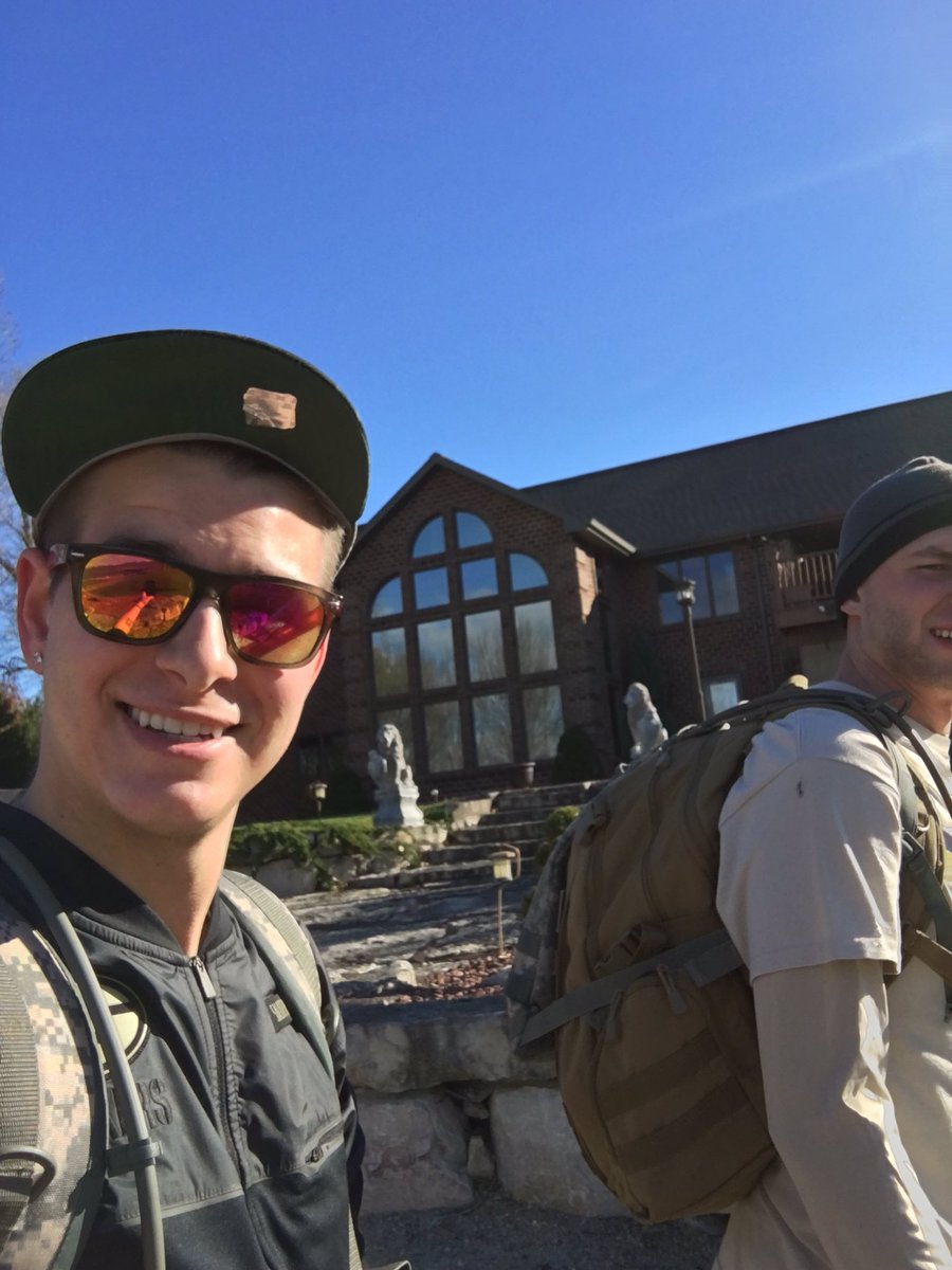 nmrenard's tweet image. 6 miles in! 16 more to go! #22RUCK