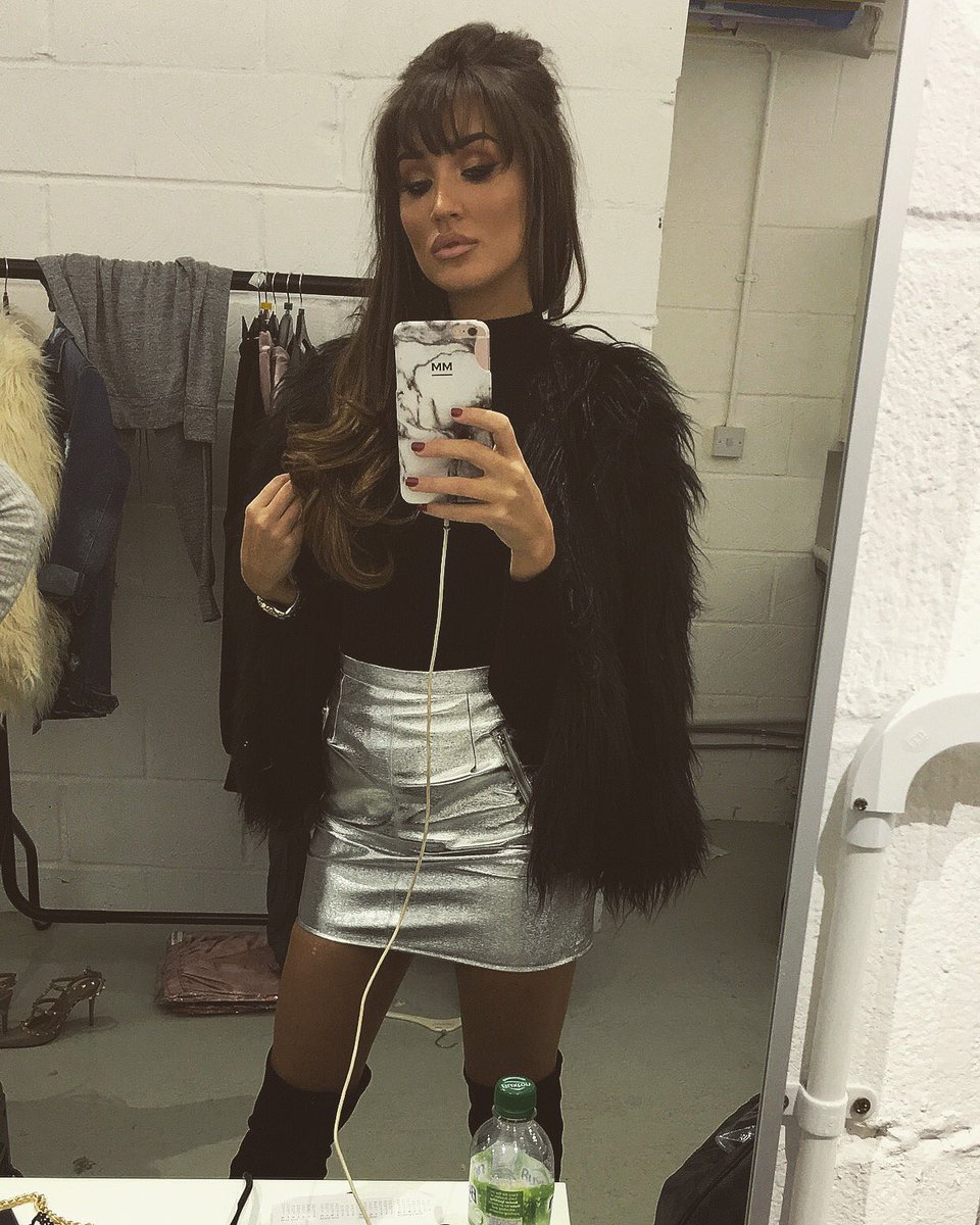 Megan_Mckenna_'s tweet image. Just finished Shooting my new winter range for @misspapcouk Now en route to the airport... 😎 #meganxmisspap #mouthybymegan #MetallicVibes 📸