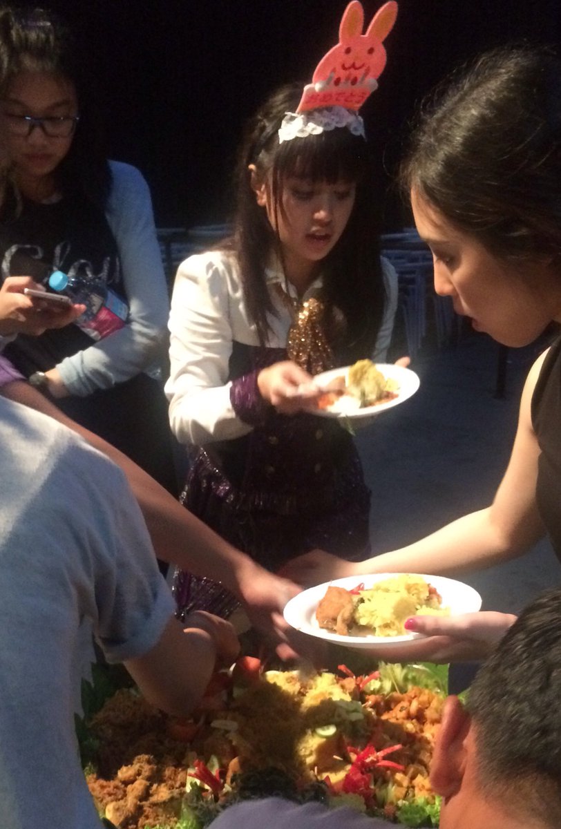 kinalkinal's tweet photo. Happy birthday @nabilahJKT48 https://t.co/38NzeFb3vZ