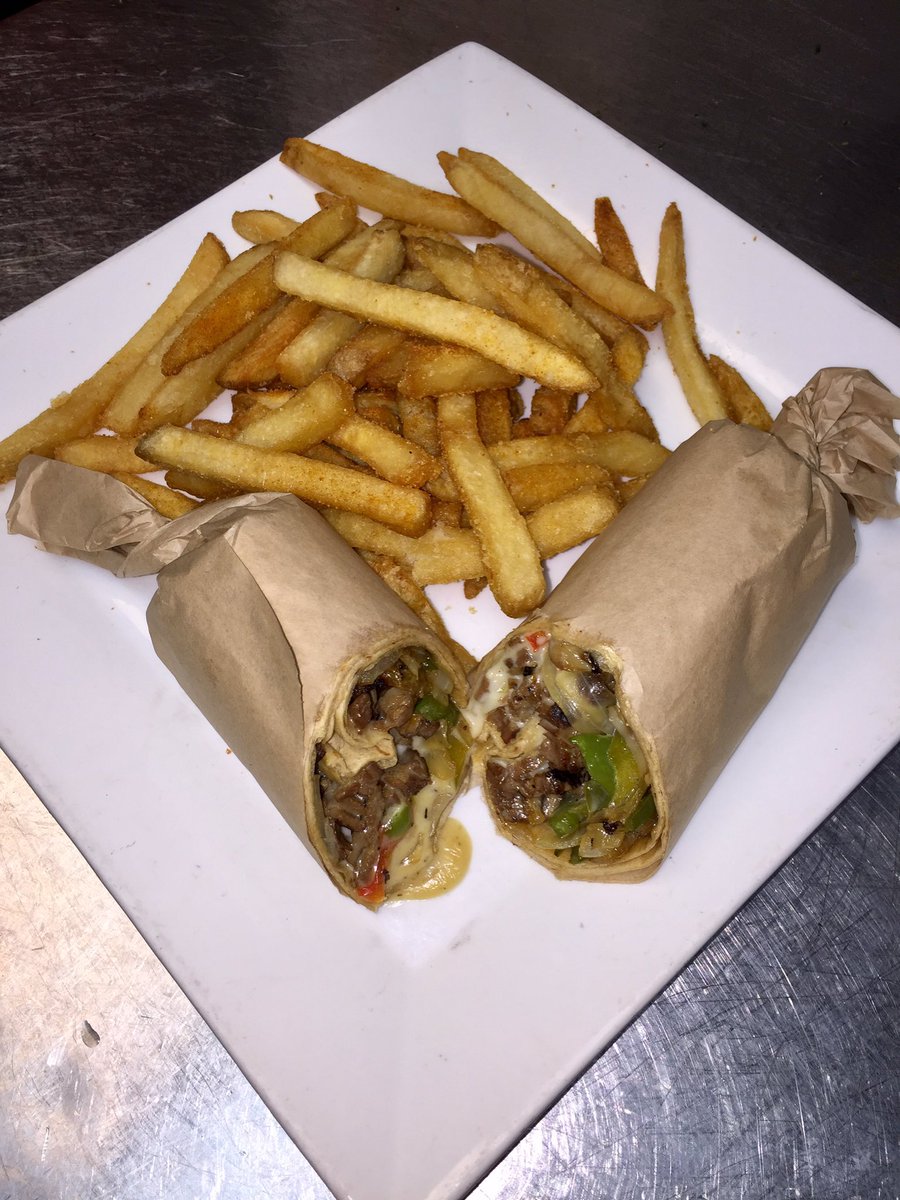 TGIFF!!!
Philly Cheese Steak Wrap, Three Cheese French Onion Sopa. #wallstplaza #downtownorlando
