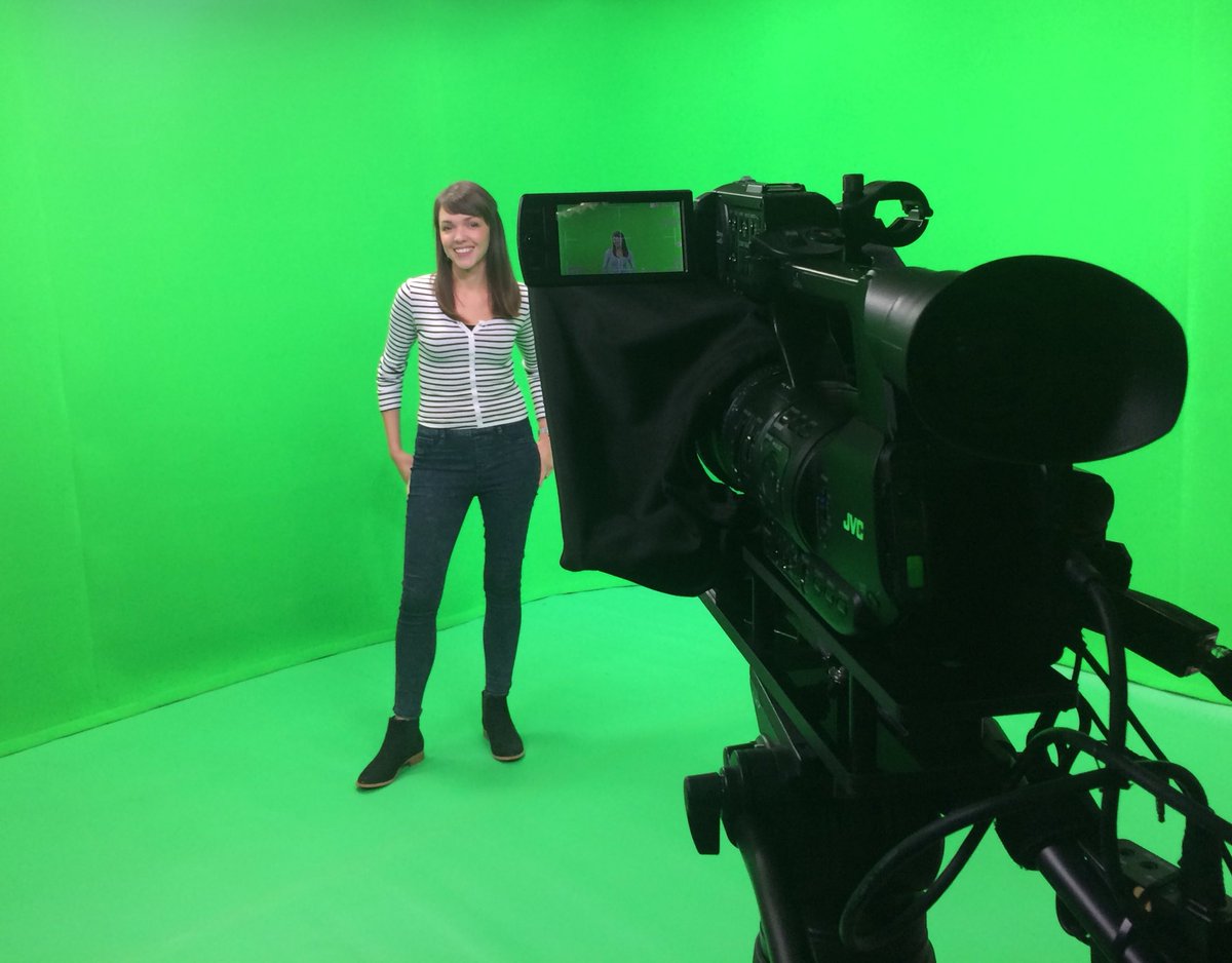 LydiaOrange28's tweet image. Fun day of presenting on this green box! #presenter #actorsblog