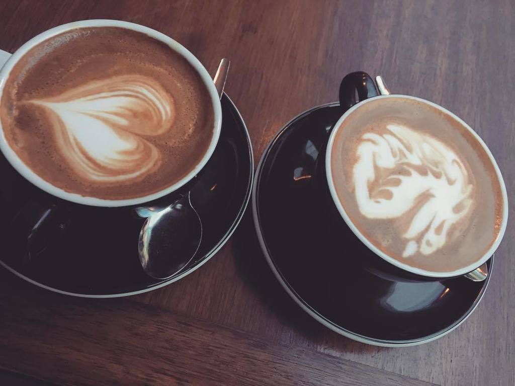 codo_worc's tweet photo. Coffee break time! #baristalife #coffeetime #coffeeskills #latteart #coffeelovers #breakti… https://t.co/Ad1uZhzDGu https://t.co/niSO31Mk3Z