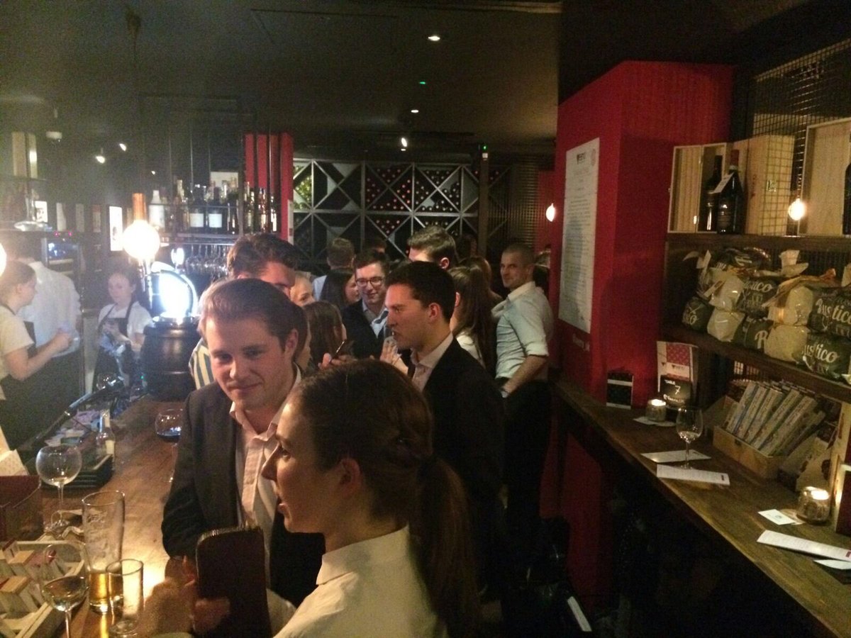 Pleasure to host <a href="/EdinburghYP/">EYP</a> November drinks! Great to meet everyone! #youngprofessionals