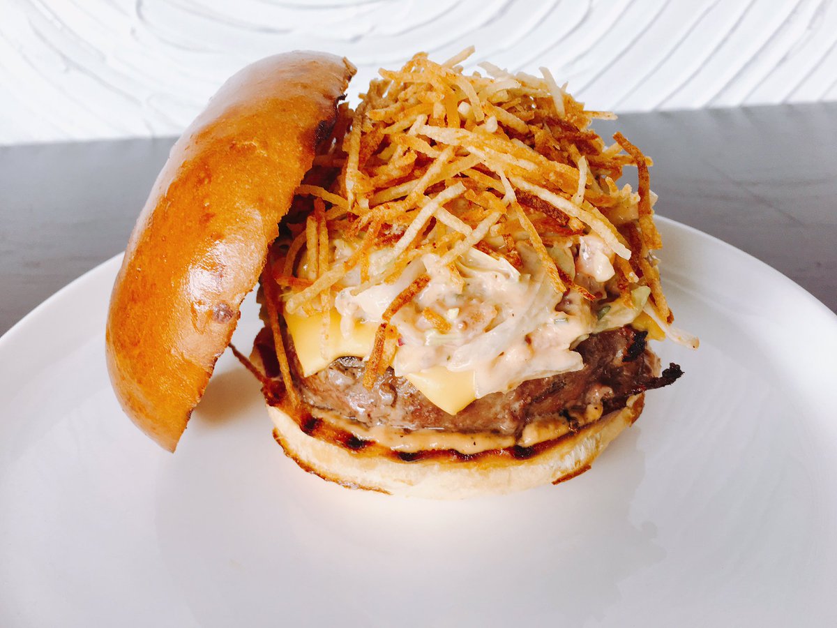 EMBopalpharetta's tweet photo. Start your weekend with E.M.B Burger! 🍔 🍻 https://t.co/9qwuDtABmN