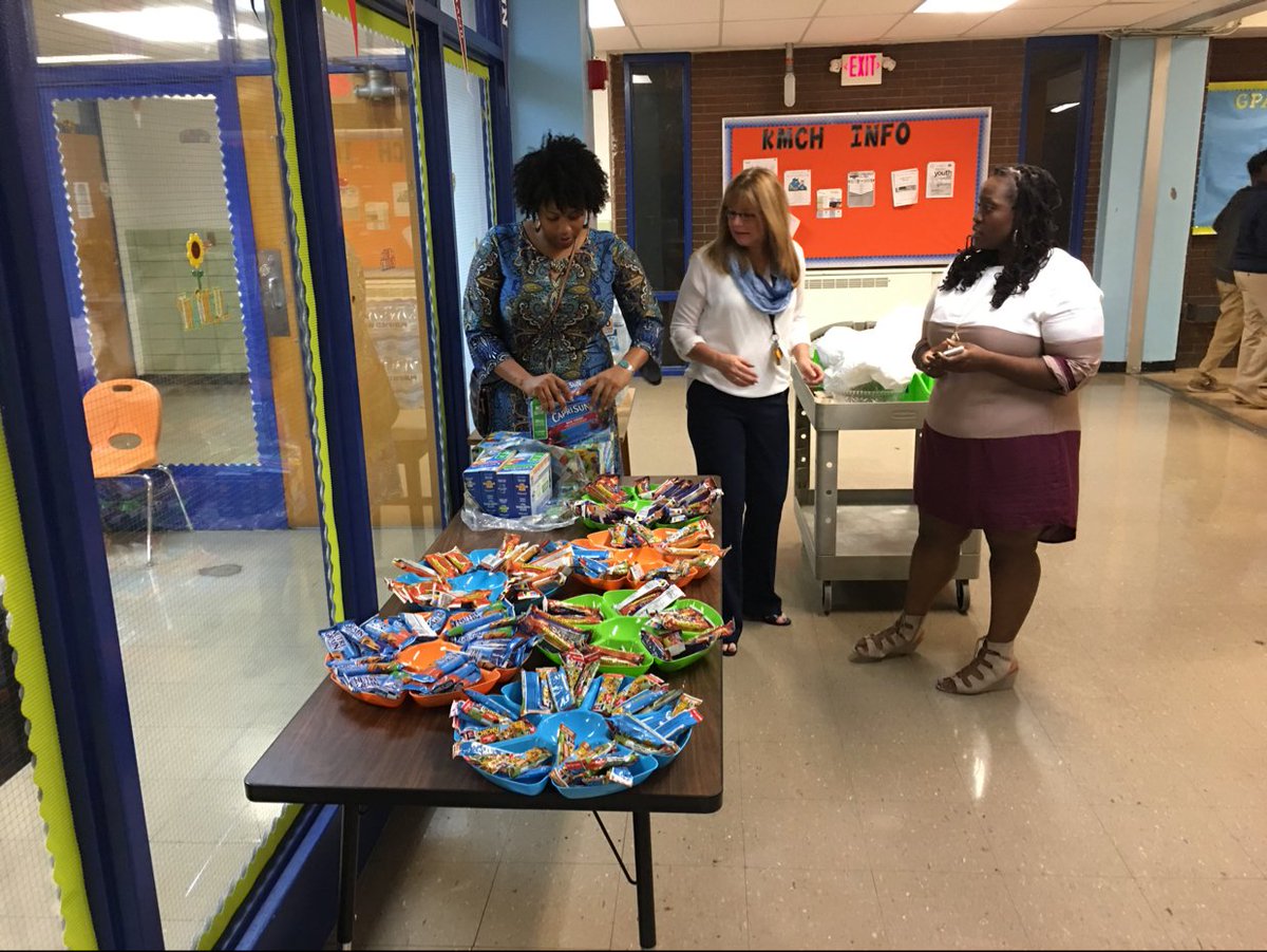 JamieMcGriffTV's tweet photo. Oh and let's not forget the snacks to welcome students who came out EARLY @KIPPMemphis for #LocalPrepLive https://t.co/KvZFoafrD6