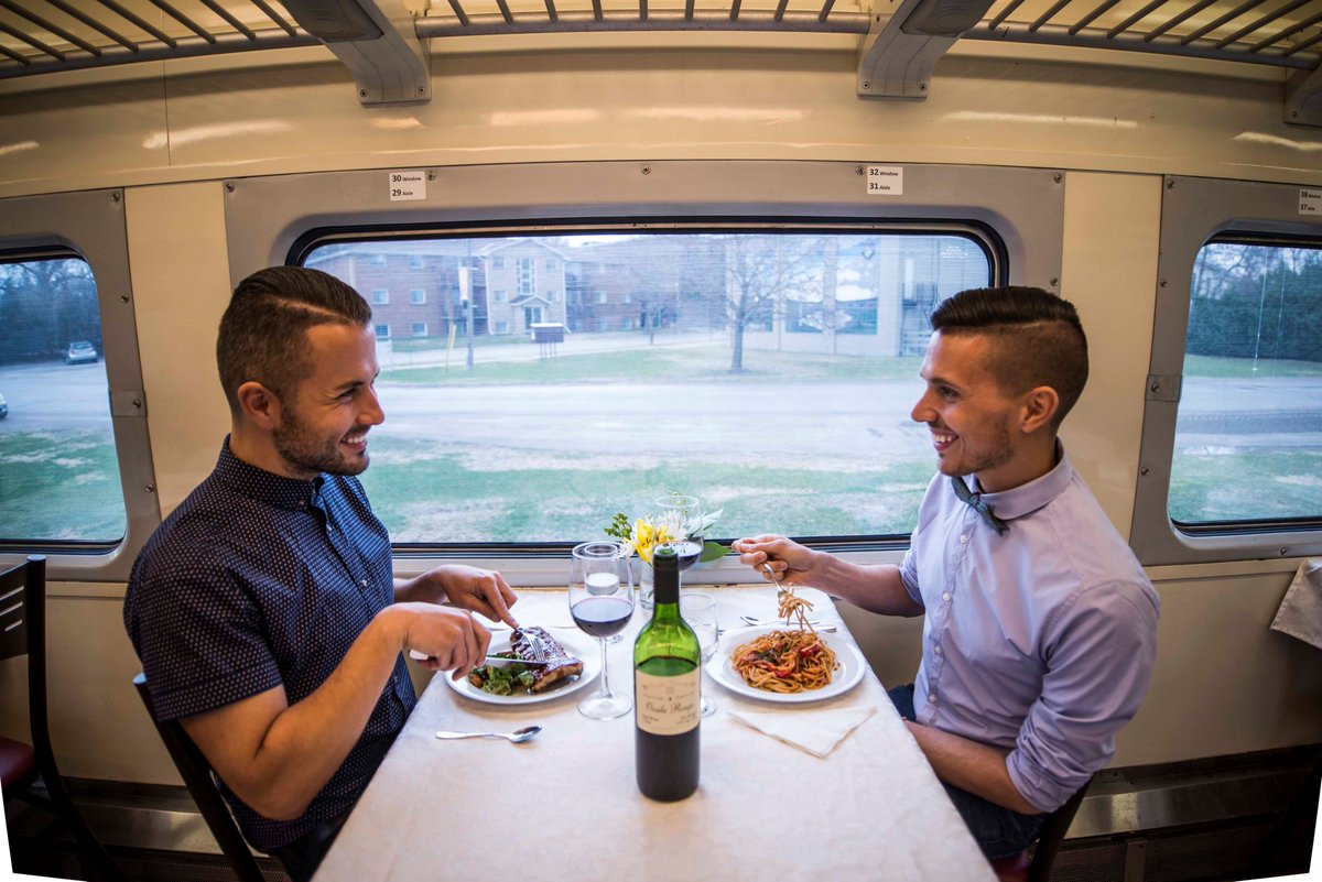 DurhamTourism's tweet image. An exciting fall vacation is waiting for you in #DurhamRegion! There&apos;s so much to see and do: FallForDurham.ca #FallForDurham