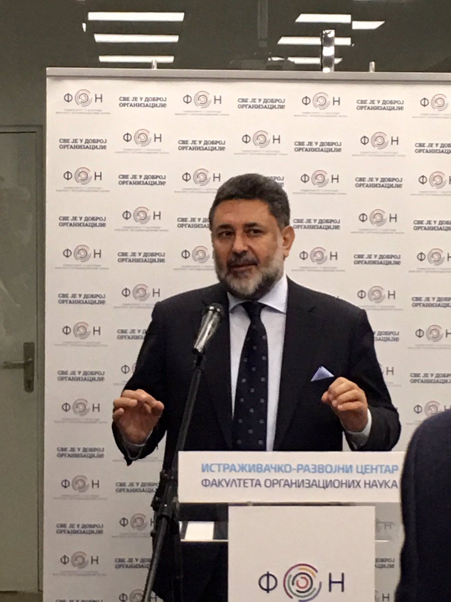 Ako izvozimo gotov sw proizvod mnogo vise cemo stvoriti od izvoza programera! <a href="/banevujovic/">Bane Vujovic</a> na otvaranju Istraživačko-Razvonog Centra <a href="/fonbg/">FON</a>