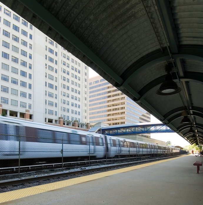 MCPL_Libraries's tweet photo. Sidetracked by SafeTrack? MCPL offers WiFi, collaboration rooms, & other #telecommuting resources. https://t.co/eLyz8CUN7R #connectedMoCo https://t.co/dhUK4jKWpj