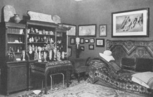 freudy1993's tweet photo. Come get comfortable in my office so I can examine you https://t.co/Uh1D9FzfDL