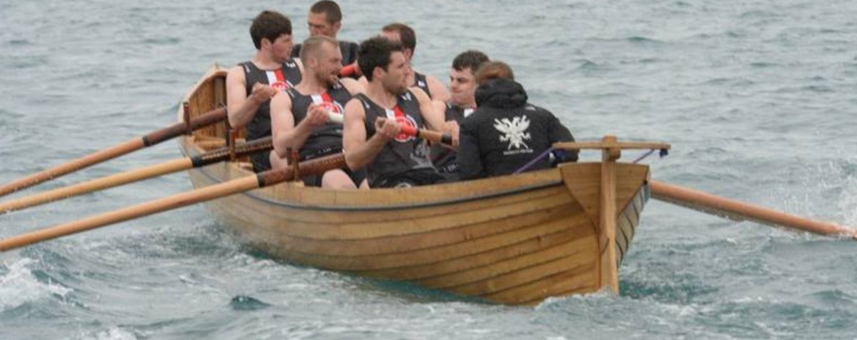 24 hour gig row for <a href="/BBCCiN/">BBC Children in Need</a> by <a href="/FalmouthGigClub/">Falmouth Gig Club</a> men's A crew this month. More details and sponsorship link here gigrower.co.uk/2016/11/04/fal…