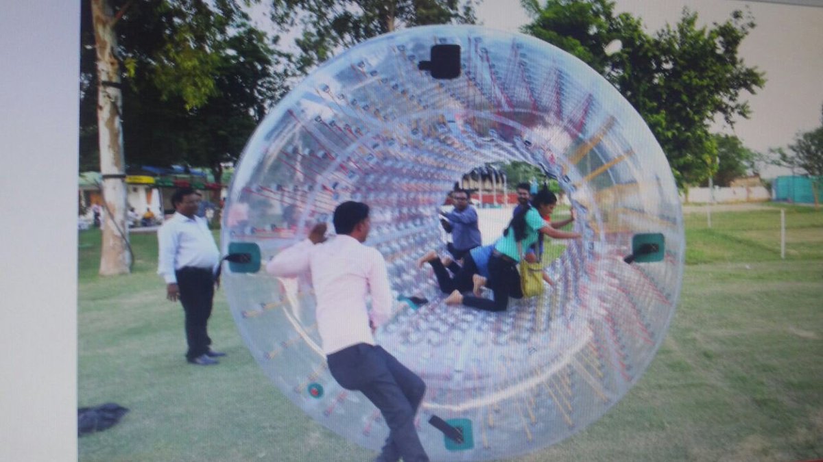 timberadventure's tweet photo. #rollerzorb @timberadventure #fun # https://t.co/CldZxCEyAs