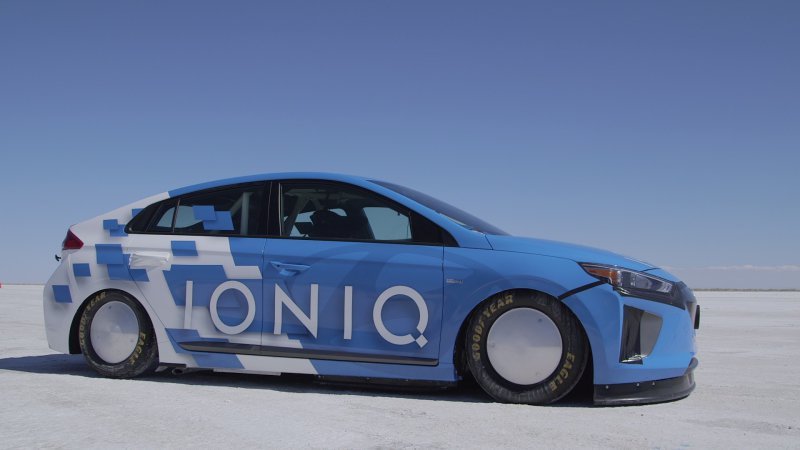 emech_official's tweet photo. Hyundai Ioniq Hybrid plus nitrous equals FIA speed record https://t.co/vW5WFohCwE https://t.co/52dENkXcAw