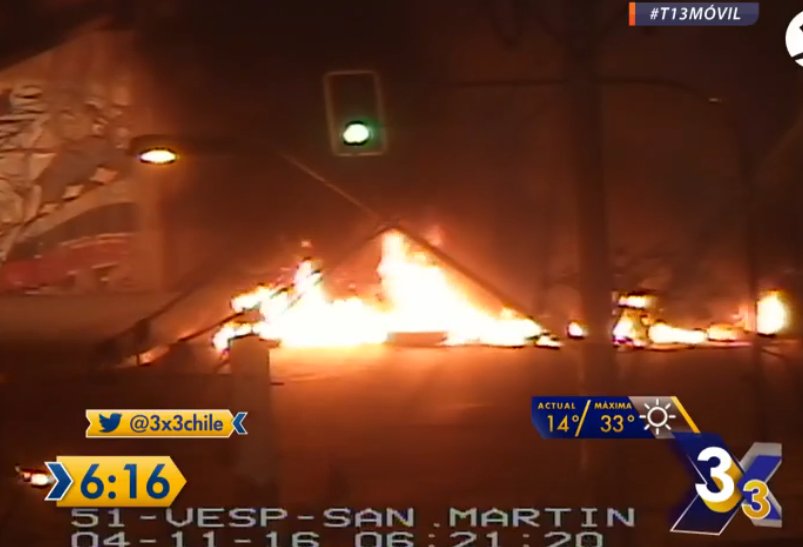 reddeemergencia's tweet image. [Reiteramos] a esta hora barricadas en varios puntos de Stgo y Valparaiso, precaución conductores, envianos tu reporte vía @24HorasTVN