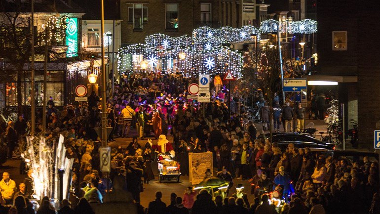 Het duurt nog een maand, maar Hoogeveen maakt zich al op voor de Noorderlichtjesparade rtvd.nl/iiCs