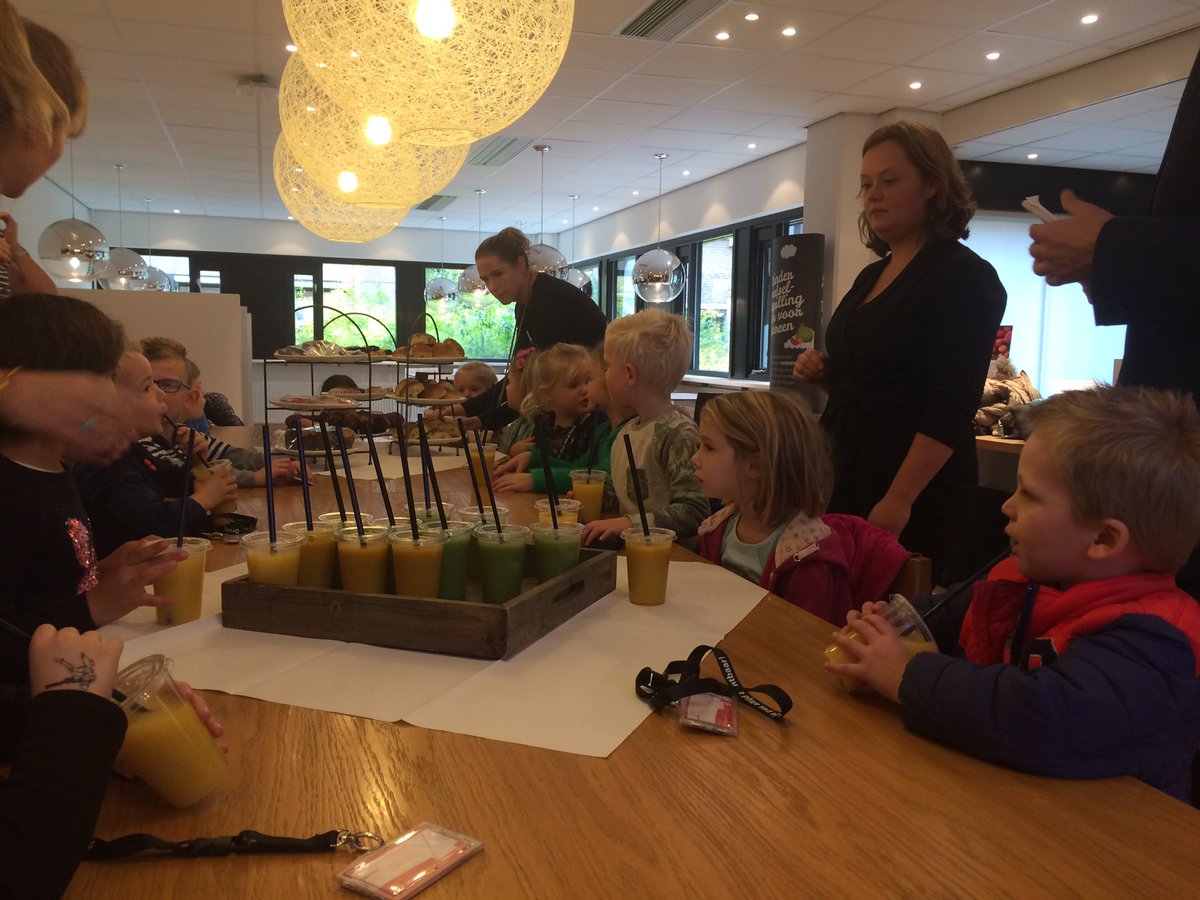 Klas 1-2a van OBS Zwanenbloem uit Zwaanshoek <a href="/haarlemmermeer/">Haarlemmermeer</a> op bezoek. Democratie jong ervaren.