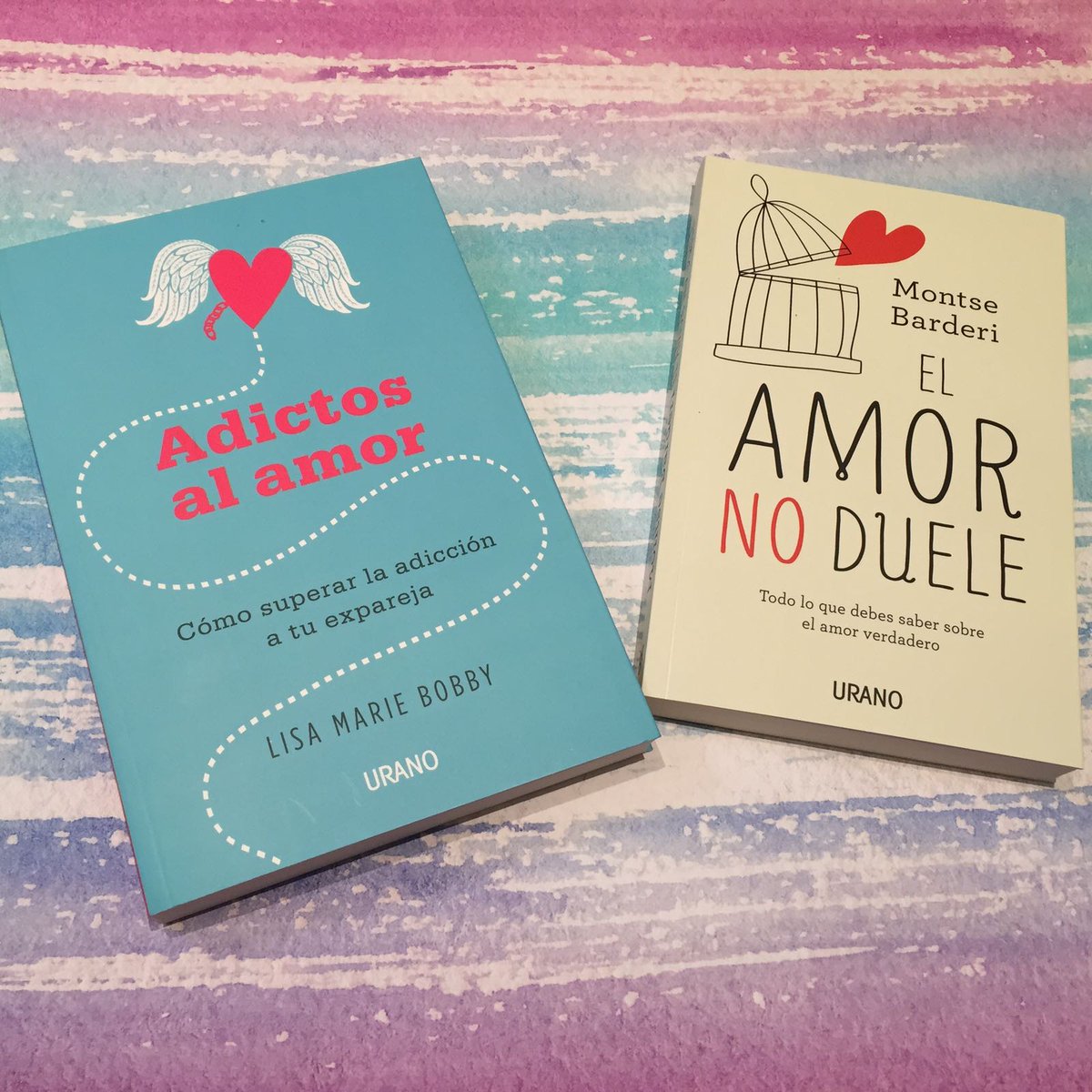 Ediciones_Urano's tweet image. Dos de nuestras novedades están relacionadas con las relaciones amorosas: #AdictosAlAmor de @DrLisaBobby  y #ElAmorNoDuele de @montsebarderi