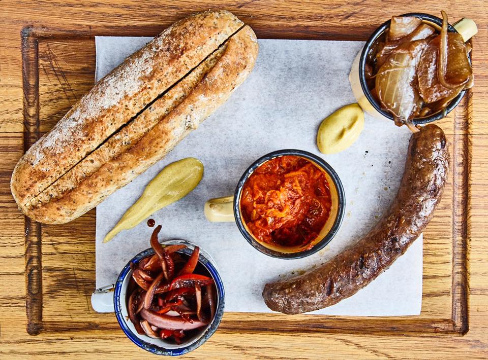 FoodSpecialsCT's tweet image. #FridayFeeling. Head down to The Village Idiot for a beer &amp;amp; boerie for R50. 12pm-3.30pm
foodspecials.capetown/restaurant/the… #CapeTown #FoodSpecialsCT