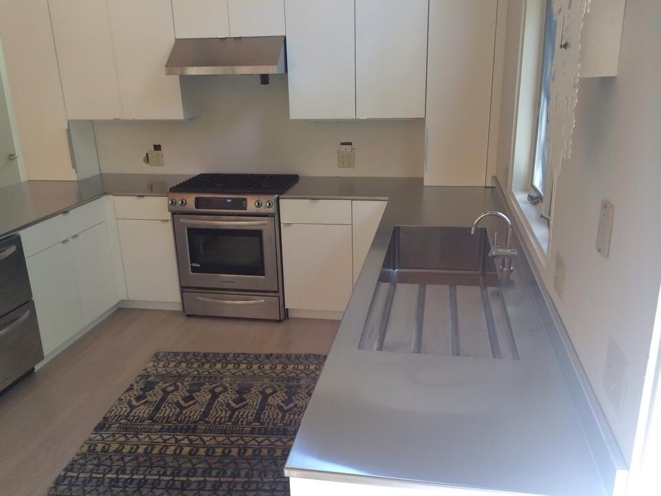 RobWattsFinish's tweet image. Precise Fit! #StainlessSteelCountertops w/ #StainlessSteelSinks #CapeCodKitchens Call Us with your design ideas!