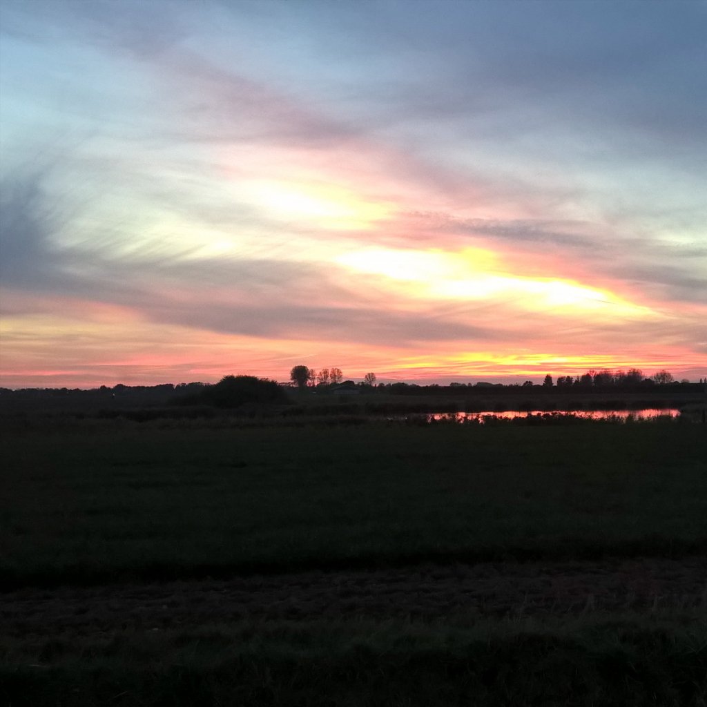 Herreback's tweet photo. @BuienRadarNL https://t.co/4wNzZHSwPV