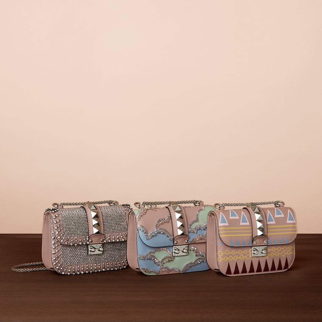 MaisonValentino's tweet photo. The finest materials are used in their greatness to create #Valentino #FW1617 accessories https://t.co/wleOZJgRnG https://t.co/E9DuFqzeER