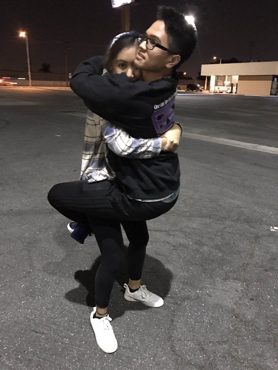 sophiaaatee's tweet photo. broomball was lit as fuck π€πΌ DRUNK ASAINS ON ICE #SEXYSouth #LBPAC
@liljwiththefade @ogkq https://t.co/MNJPeZpgjc