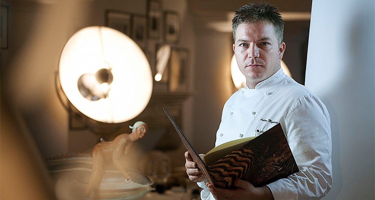 Nello spettacolare <a href="/CapriPalace/">Capri Palace Hotel</a> Hotel c’è il ristorante L’Olivo,2 stelle Michelin con la cucina di Andrea Migliaccio!goo.gl/B582uc