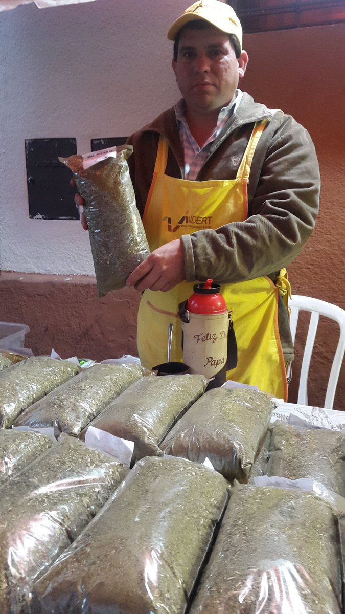 gloriatorras's tweet photo. Sigue la Feria, muchos clientes Buenos productos : Carnes p/reunión de amigos, plantas y yerba orgánica artesanal. #mujer #Faopy #USAIDpy https://t.co/gD8qvZzN19