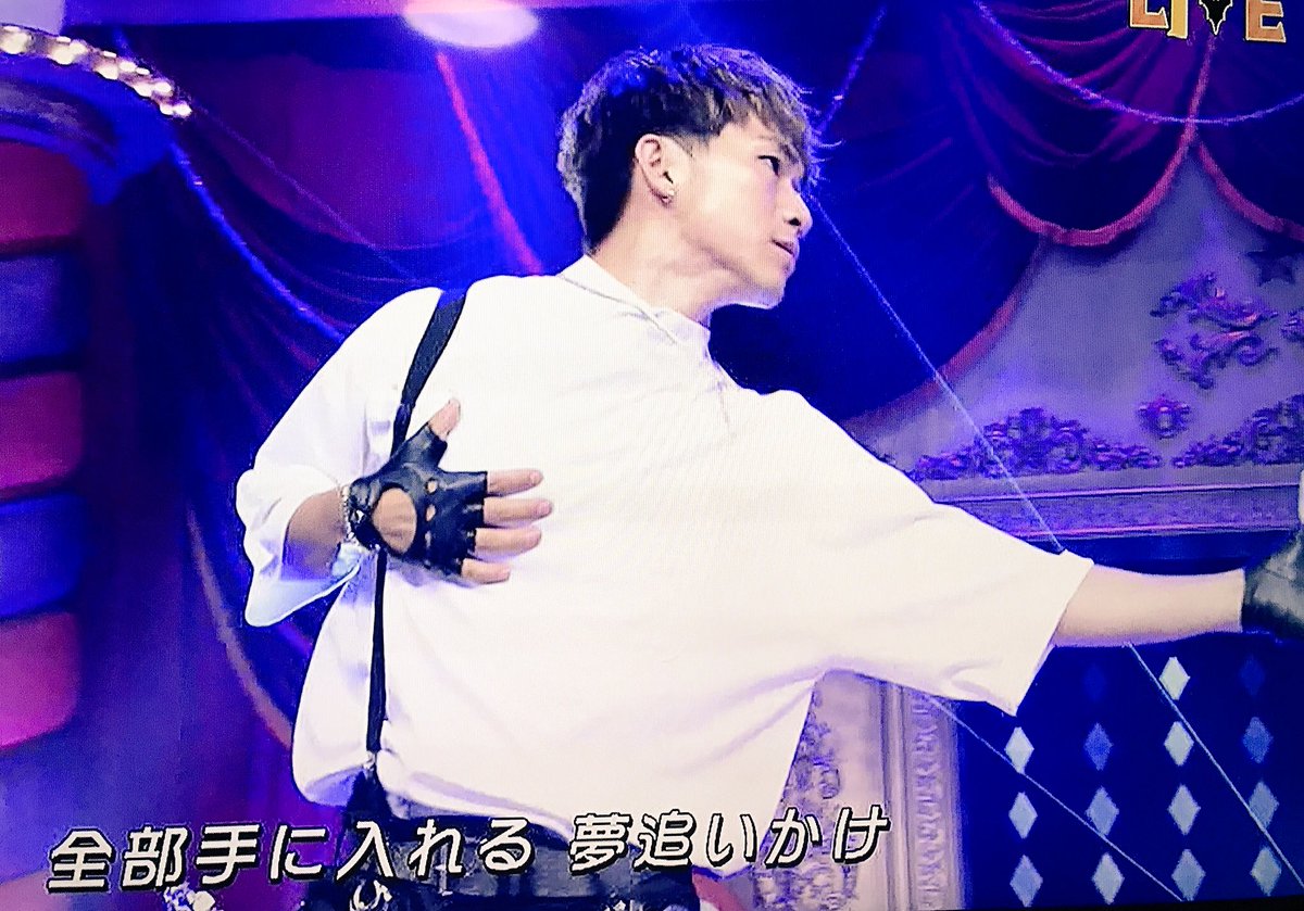LDH0708's tweet photo. サスペンダー緩めたね\♥︎/
かわいい\♥︎/
#welcometotokyo 
#三代目
#mステ https://t.co/8HLSYGJh2N
