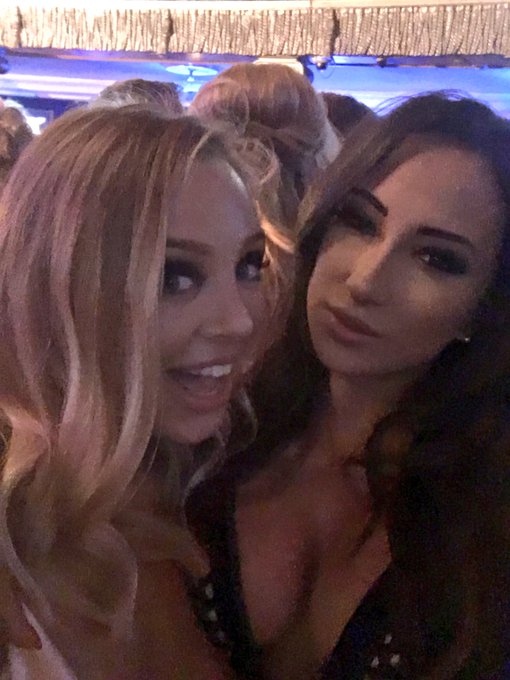 Jaaaaaaddddddaaaaaa!!!! @dirtyjada https://t.co/3z4GZJhpoW<a class="tags" href="/tag/dirtyjada">@dirtyjada</a><a href="/tag/princessleia"class="tags"><span>#princessleia</span></a><a href="/tag/cosplay"class="tags"><span>#cosplay</span></a>