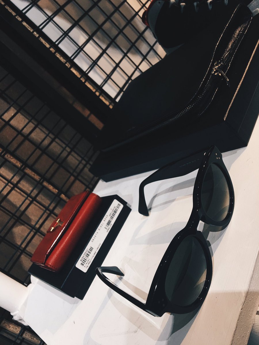 clo_z_official's tweet photo. 【FLEA MARKET】
8/6にオープンさせて頂き、早いもので今週日曜に3ヶ月を迎えます。

そこで、日頃からCLO-Zでお買い物して下さっている皆様に感謝の気持ちを込め、店内の一角にてフリーマーケットを開催致します。

普段よりもレアな物やお買い得な物もあったりなかったり… https://t.co/icB6WSuwm7