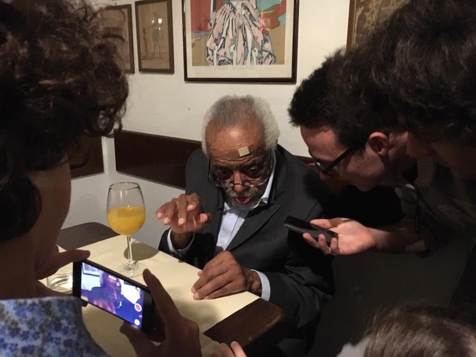 BolognaJazzFest's tweet photo. Studenti del liceo Dalla intervistano #BarryHarris prima del concerto: 70 anni di divario che svaniscono con la prima domanda #bjf2016 https://t.co/Yb1GJfOAYU