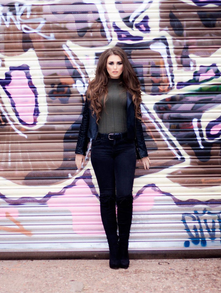 _Capture_you_'s tweet image. Urban fashion shoot #urban #fashion #photography #models #graffiti #Birmingham #digbeth #citycentre #chic #retro