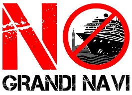 NoGrandiNaviVe's tweet photo. Lunedì #7N il min @graziano_delrio dovrà  incontrare anche i cittadini!
Tutti sul ponte di #Rialto alle h11:00 con striscioni e bandiere! https://t.co/9uNYx2oxk4