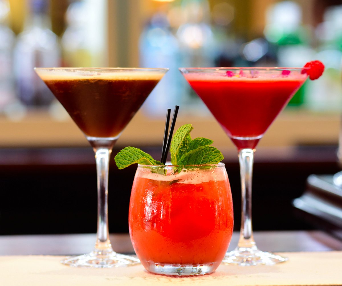 It's Friday &amp; we're in the mood for a cocktail or two! Martini Espresso, Strawberry Daiquiri or Raspberry Martini anyone? 🍸🍹🍸🍹🍸#CocktailTime