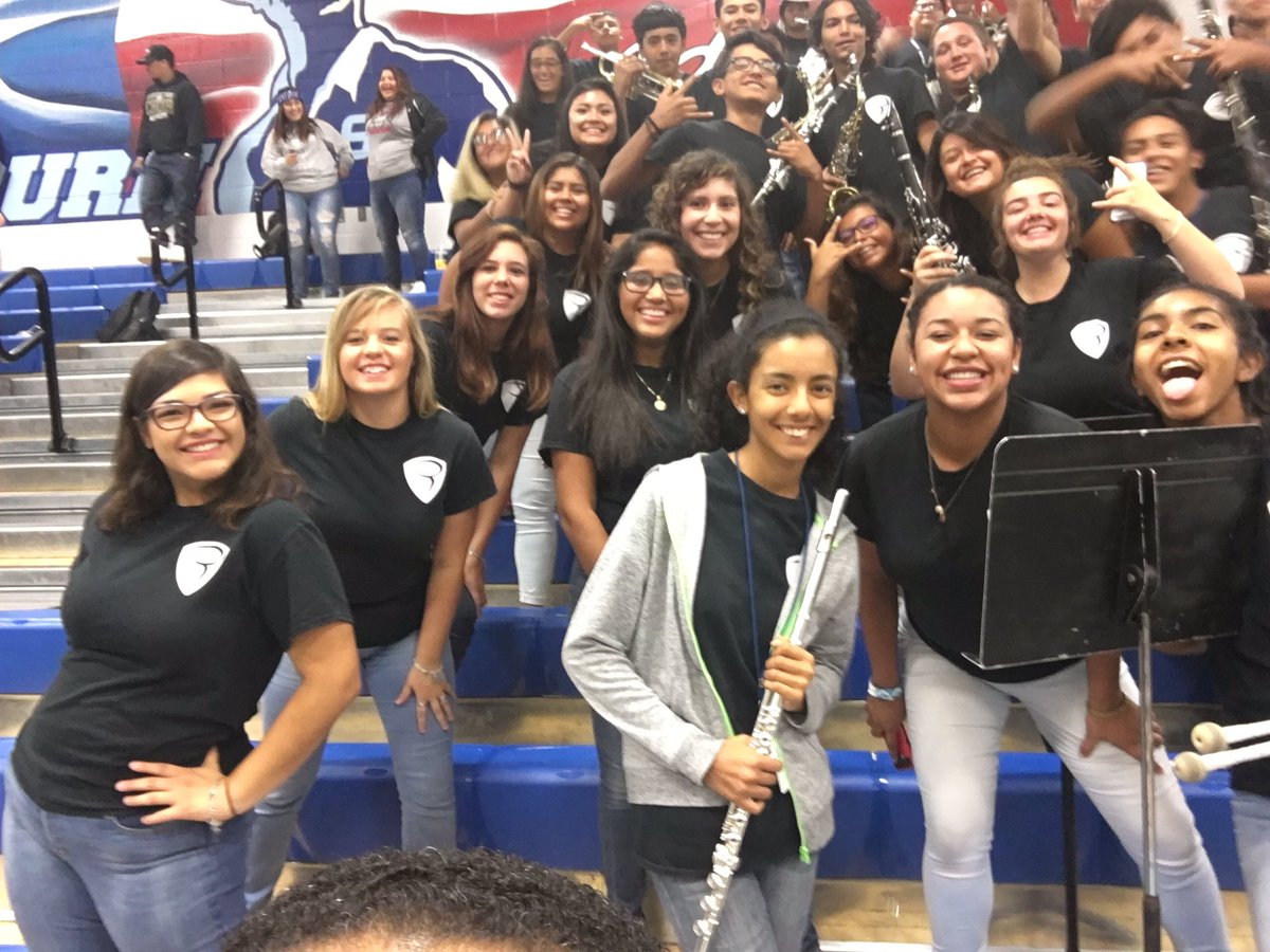 NateGriffFOX26's tweet photo. @SamRayburnHS @PasadenaISD_TX @Fox26Houston #HowToHouston #FridayFootballFever https://t.co/2MGeY7TTKt