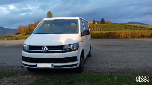[T6] Première photo de propriétaires #T6 VanLoc heureux ! Après une longue route en T5, go pour la dernière des générations de California..🚐