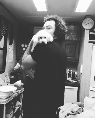 Poldarked's tweet photo. Sweet! #Poldark  #AidanTurner. Thanks to #HeidaReed for posting on instagram https://t.co/asE7QtMUlq