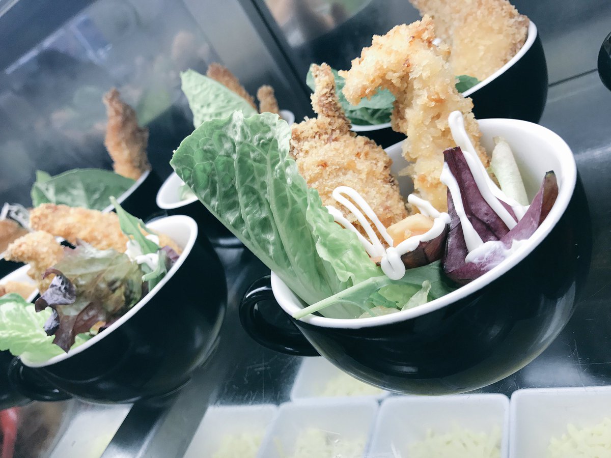 LauraKathaleen's tweet photo. Fish&amp;Chip Friday #lemonisthezestoflife @PFfoodie @ChartwellsInd @priors_field https://t.co/6qw4zsGygg