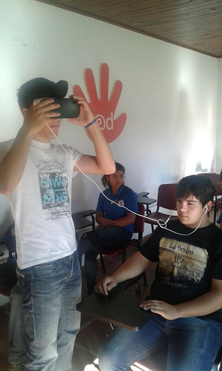 Zaal_86265's tweet image. Alumnos de Esc Tecnica reviven la Segunda Guerra Mundial en Casa RED #RedVirtual @Munirivadavia1 @JUReynoso @edgaralarconm