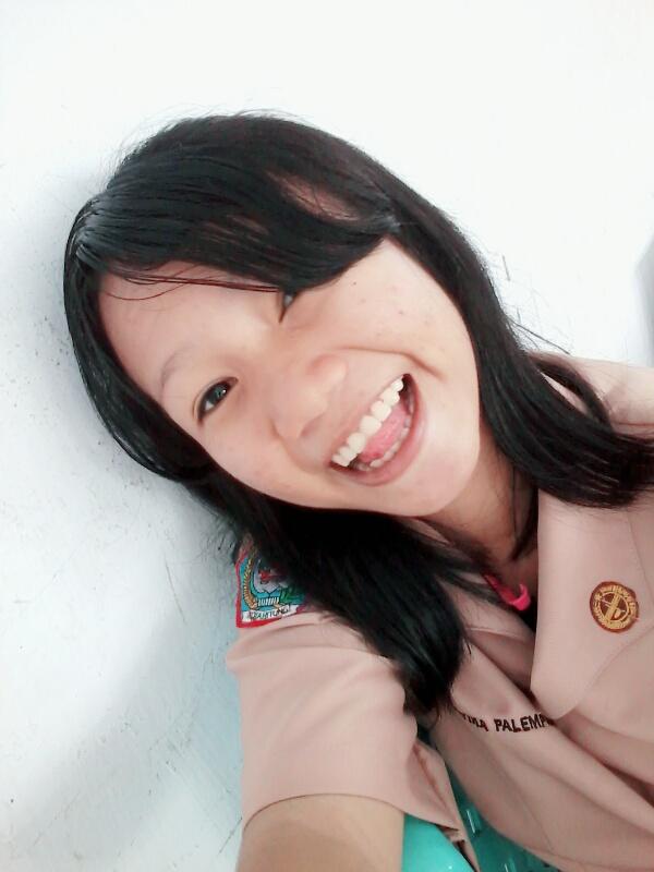 Chanrina2San's tweet photo. Tadi di sekolah✌ https://t.co/XsVG4dgvUt
