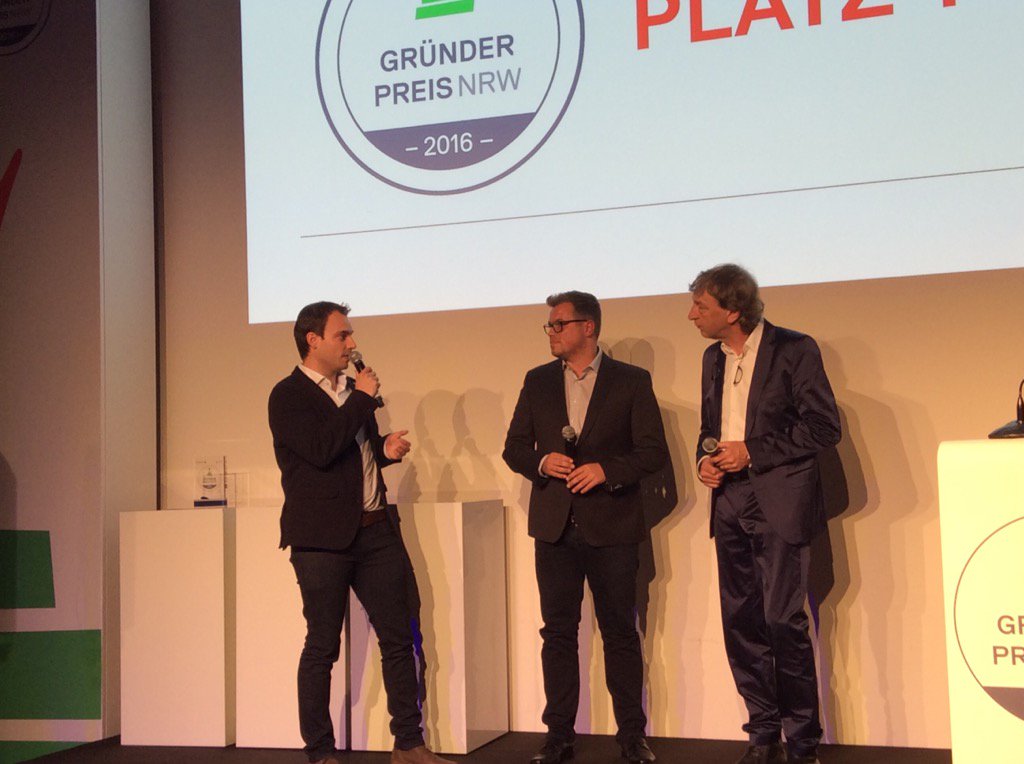 Sieger des #GründerpreisNRW 2016 sind Daniel Marx und Daniel Krahn, Gründer von @urlaubsguru_de - Herzl. Glückwunsch.