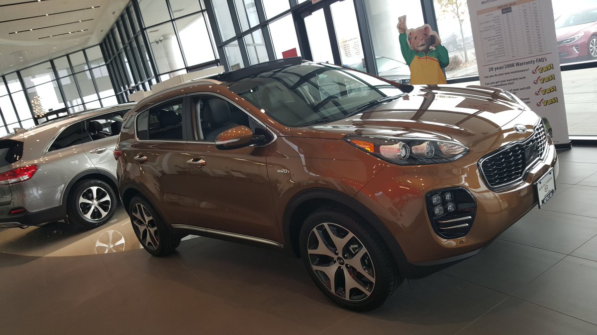 kia_metro's tweet photo. 2017 Kia Sportage SX-2.0 L TURBO GDI, 4 cylinder engine https://t.co/8EL6JJUGPa