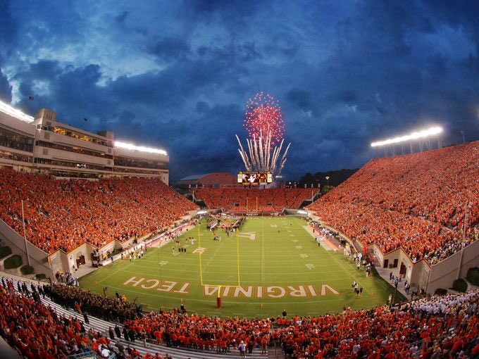 jordynadams10's tweet photo. Blessed to receive my 12th offer from Virginia Tech 🦃 🔶🔸🔶 https://t.co/k6YYnRs3Ae
