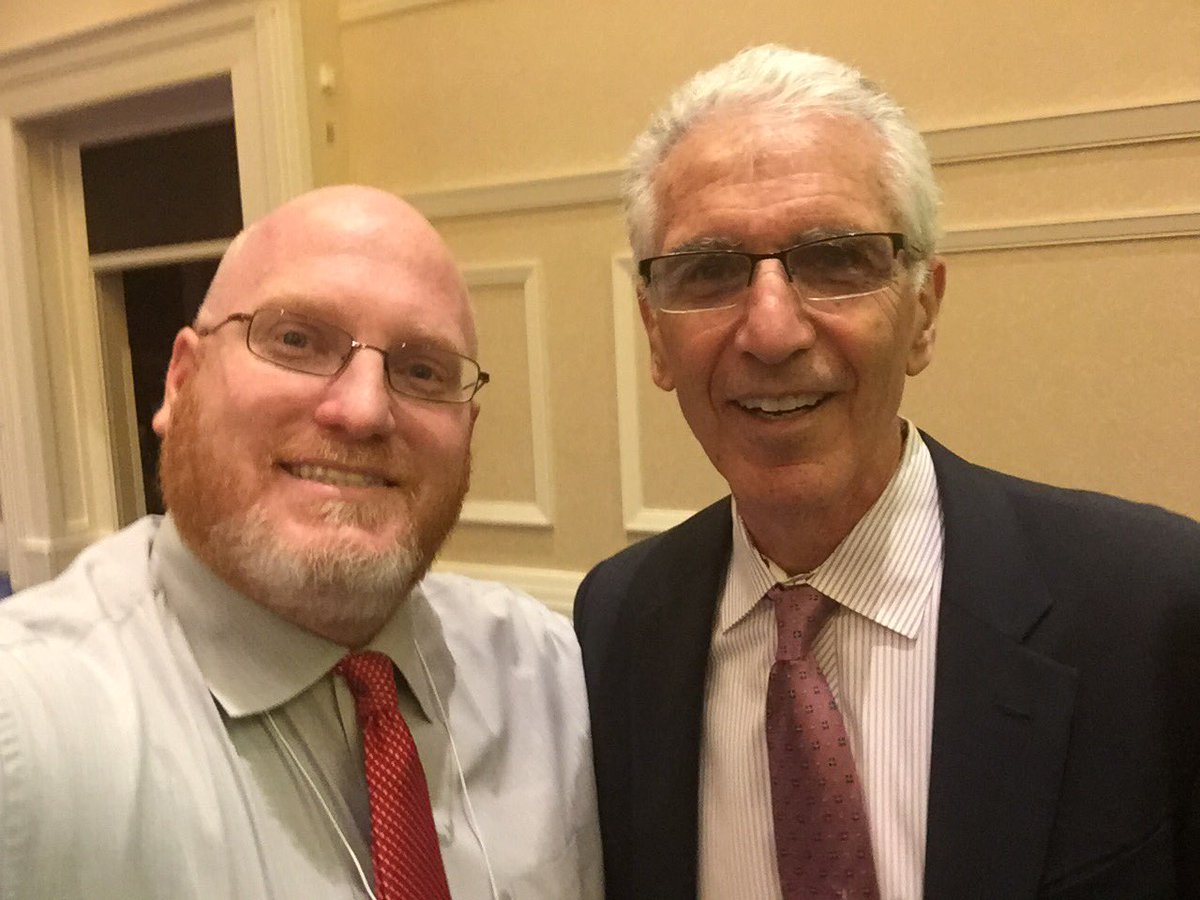 jmarksmith1's tweet photo. #CCSDLeaders with @robertjmarzano at the #ASCDCEL16 conference! https://t.co/CSSivfDZH0